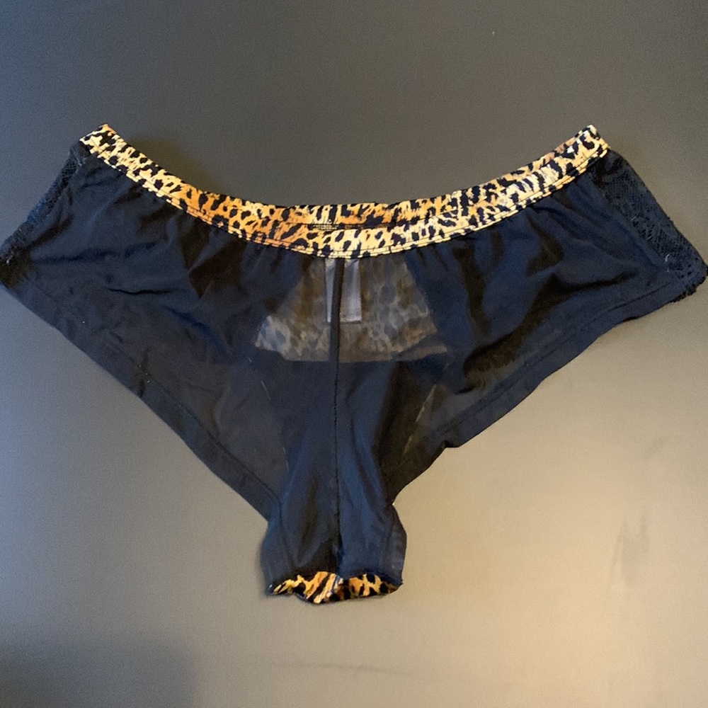 Victoria Secret panties - Picture 2 of 5